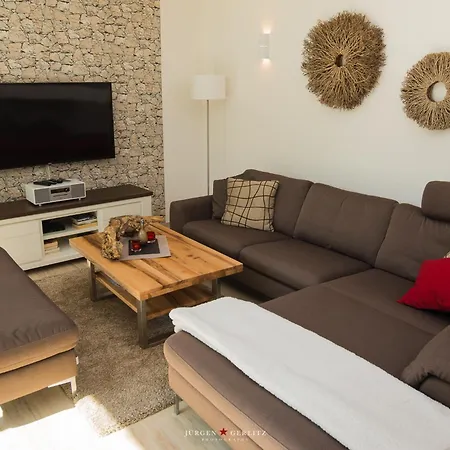 Captain's Finest 1 *