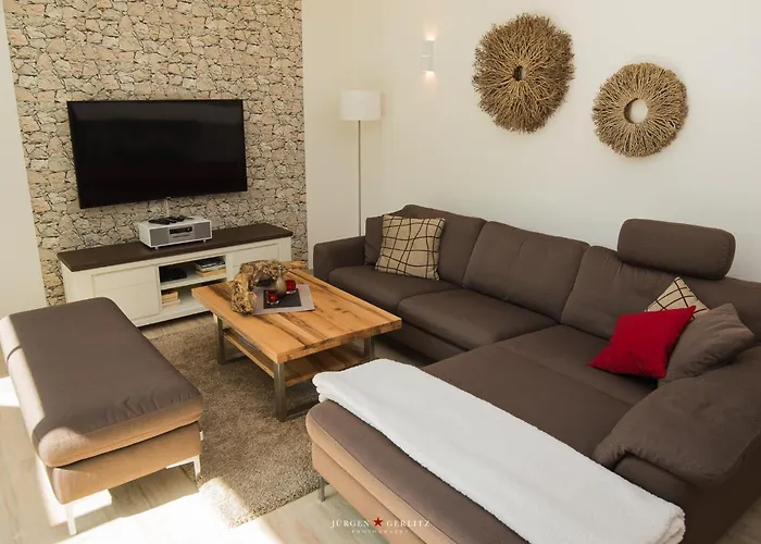 Captain's Finest 1 *